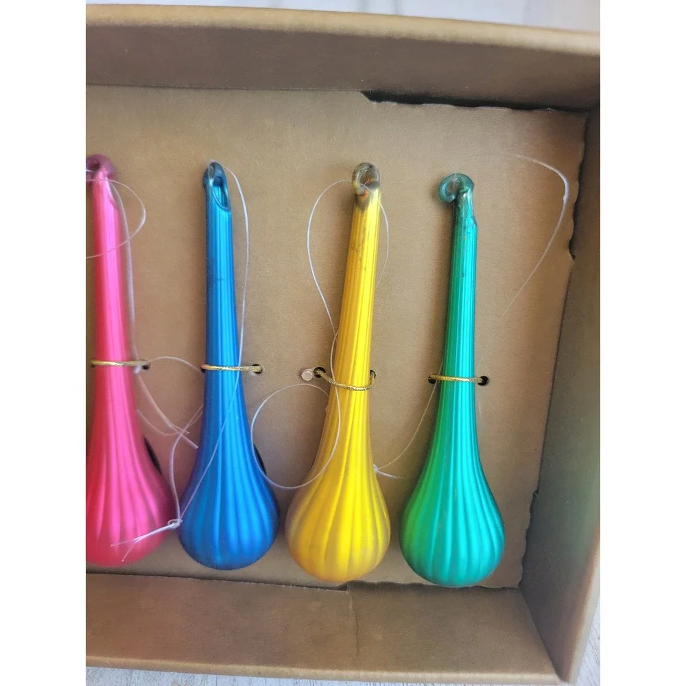 Crate & barrel rainbow glass teardrop glass ornament Xmas set unique decor